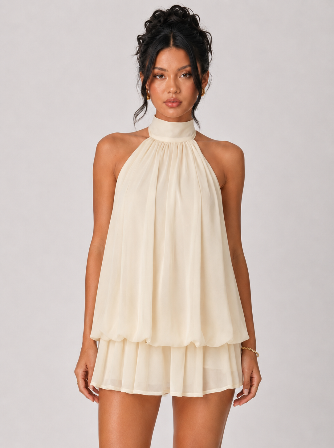 Robe courte dos ouvert