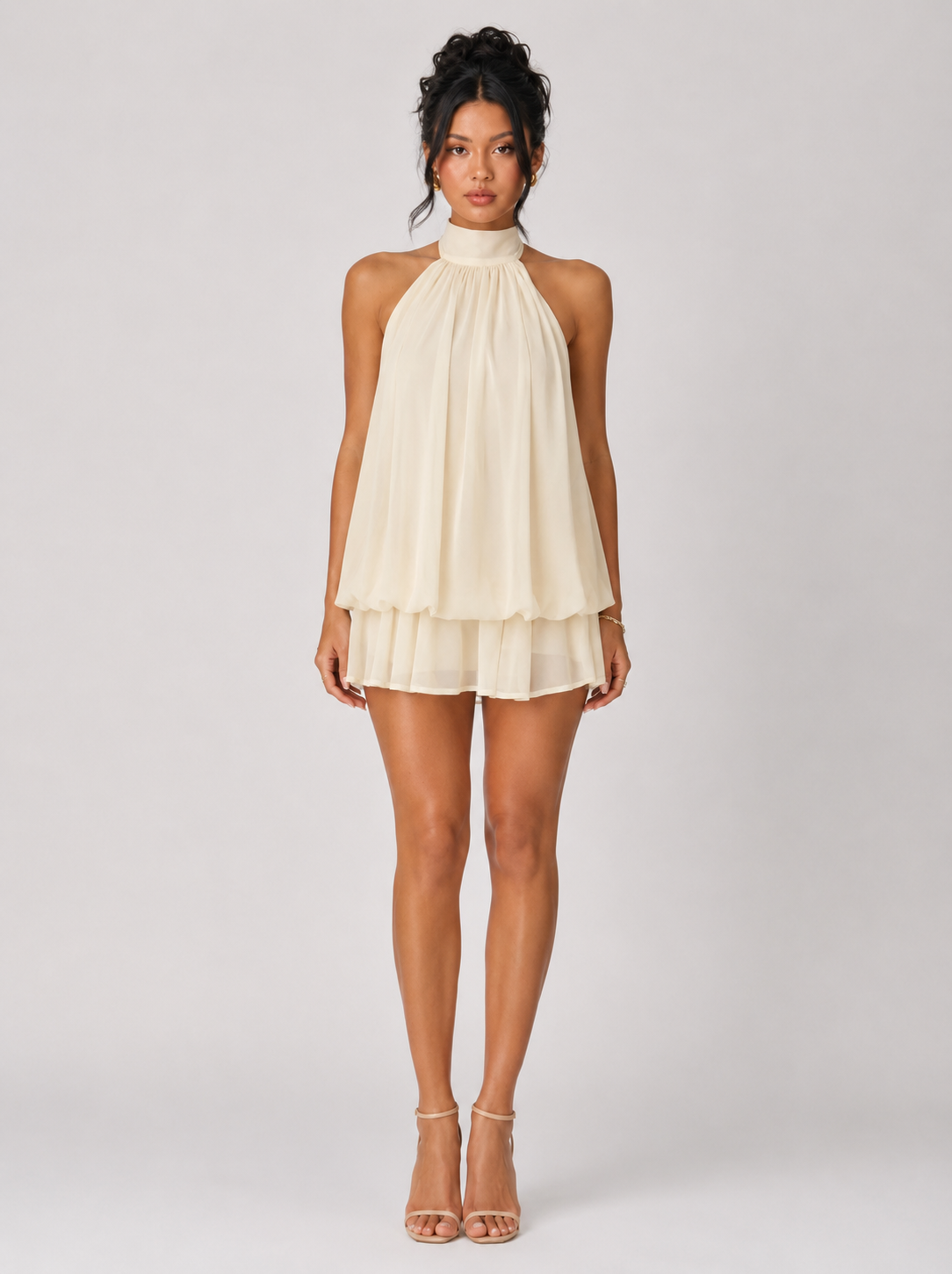 Robe courte dos ouvert